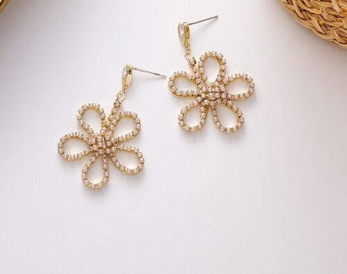 Floral Gold Pearls Style Drop Earring