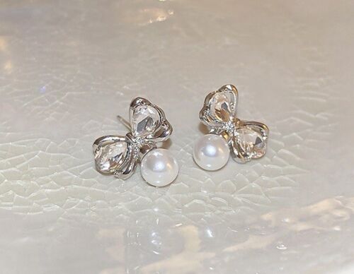 White Pearl And Cubic Zircon Bow Stud Earring