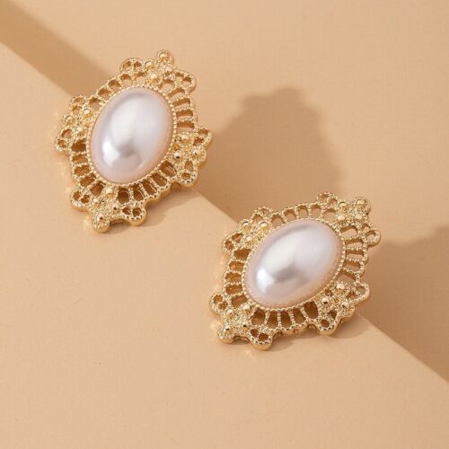 Gold Frame Oval Pearl Stud Earrings