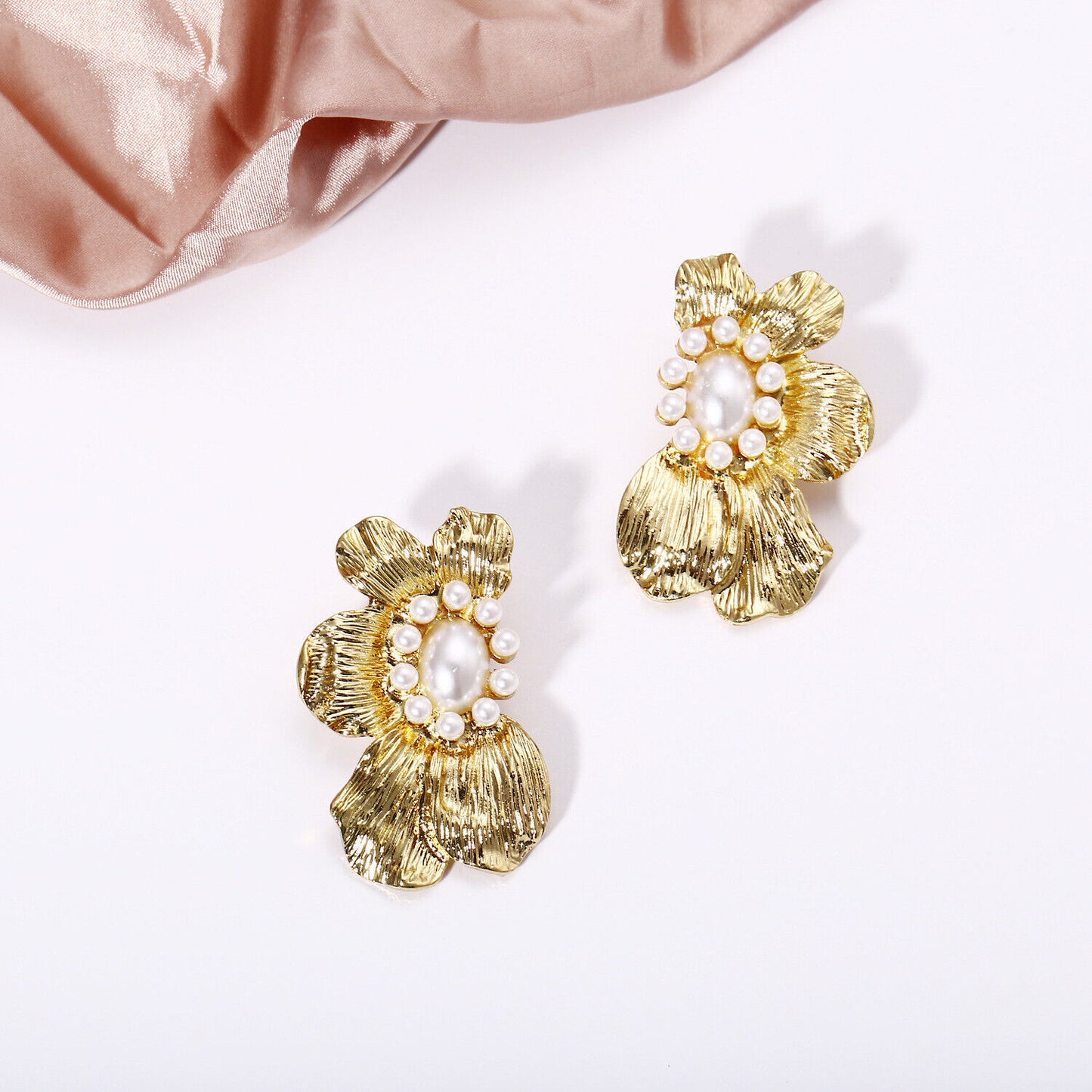 Flower/Floral Pearls stud Drop Earring